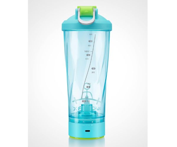 “Protein shaker bottle used for mixing protein shakes after workouts, designed with a leak-proof lid and mixing mechanism for smooth, lump-free drinks in fitness and gym routines.”