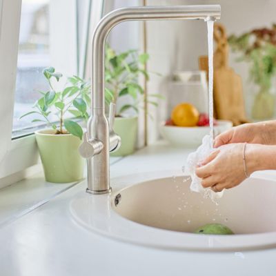 ome cleaning supplies organized for fast house cleaning routine